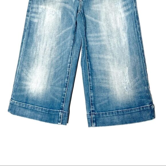 Citizen of Humanity | Distress Capri Jeans - Picture 3 of 6